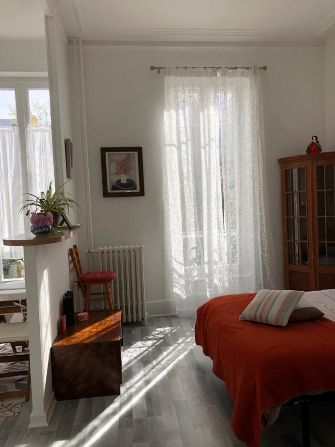 Villa Camelia Studio De Charme A Cote Des Thermes Vichy Exteriör bild